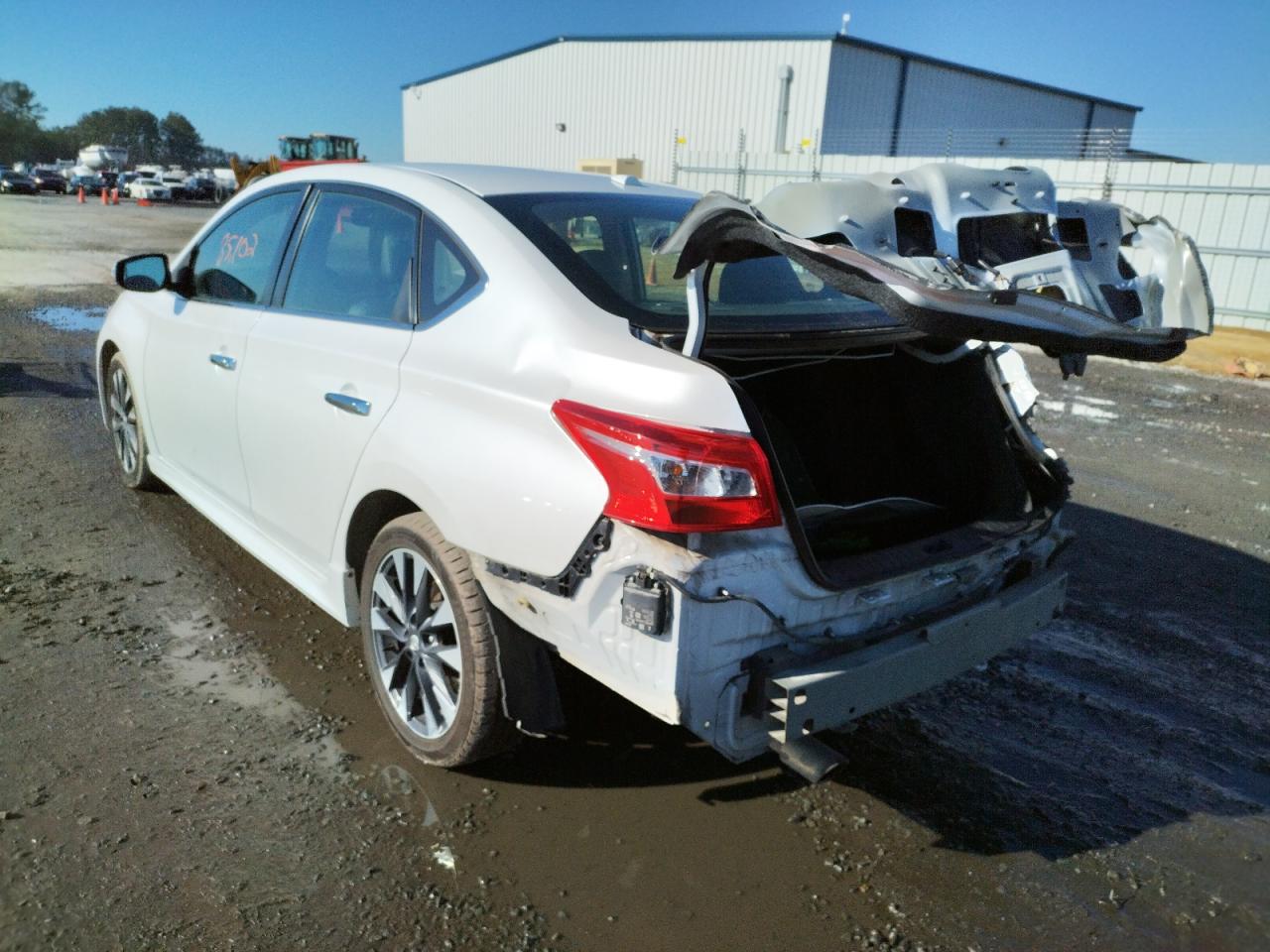Photo 3 from auction – 2018 NISSAN SENTRA SR with VIN 3N1CB7AP3JY214194