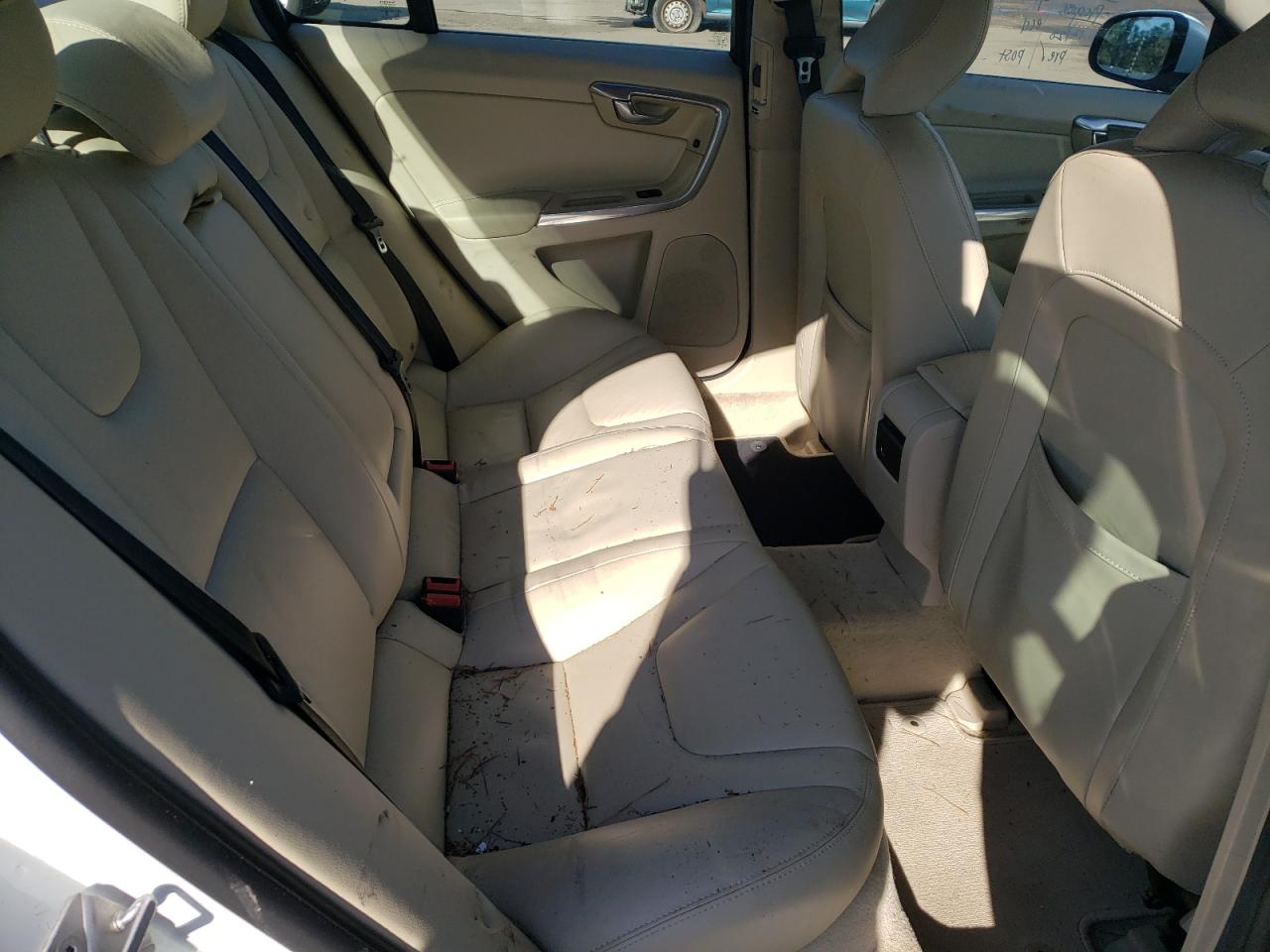 Photo 6 from auction – 2015 VOLVO S60 PLATIN with VIN YV140MFM2F1343151