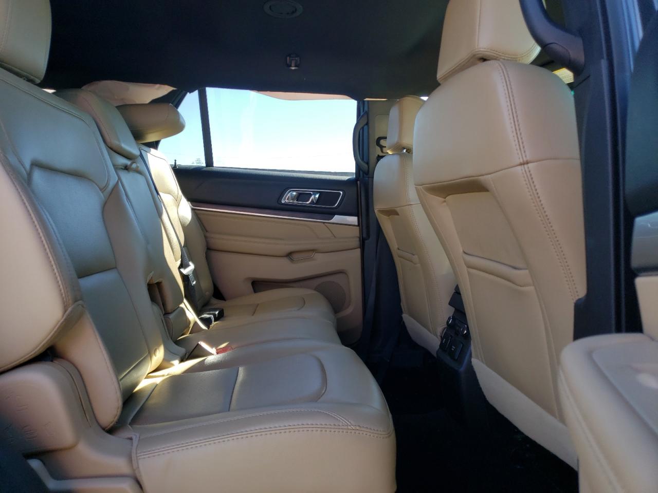Foto 6 de la subasta – 2017 FORD EXPLORER L con VIN 1FM5K7F85HGB80211
