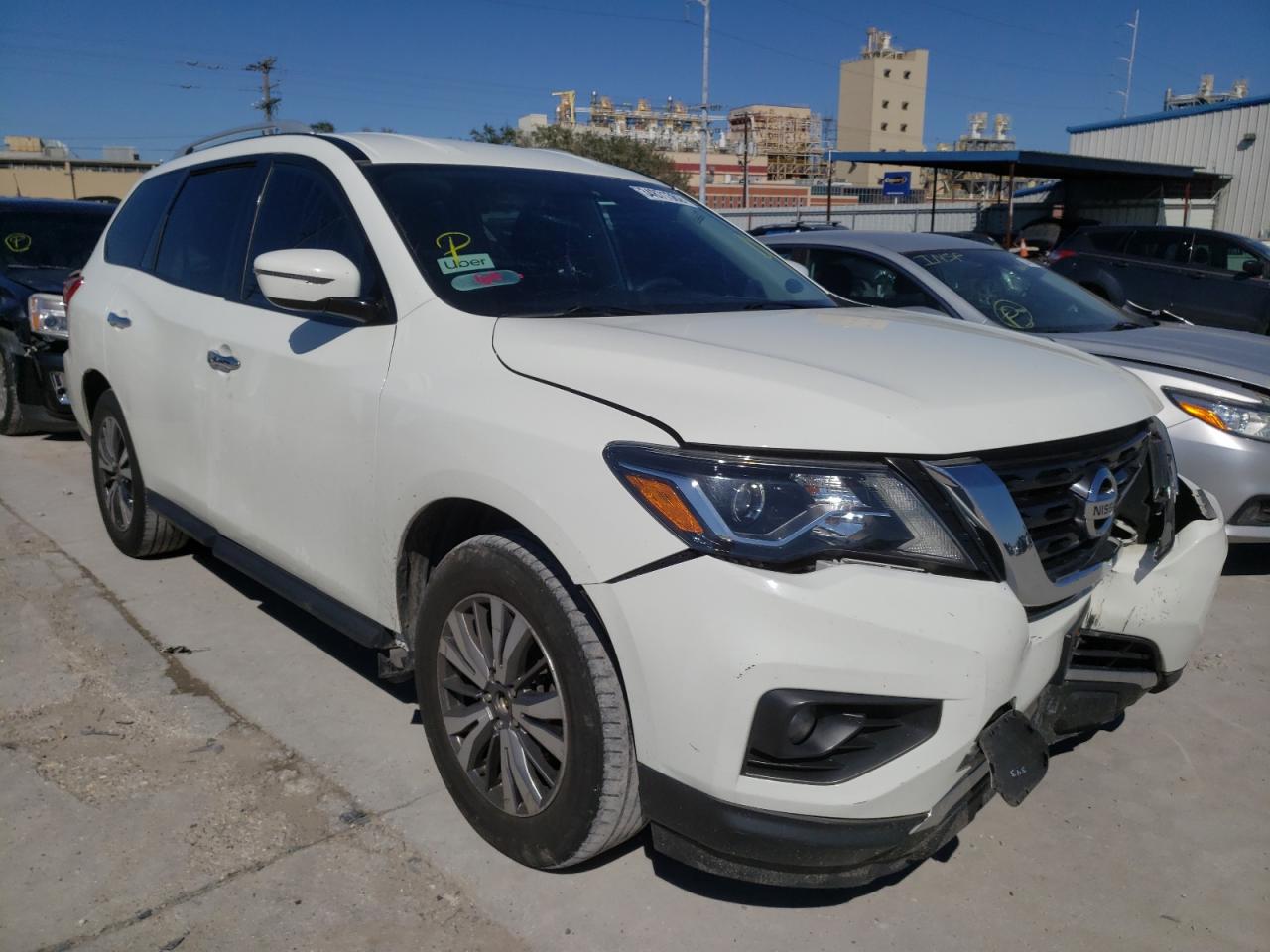 NISSAN PATHFINDER 2017 with VIN 5N1DR2MN0HC686118 - Photo from auction