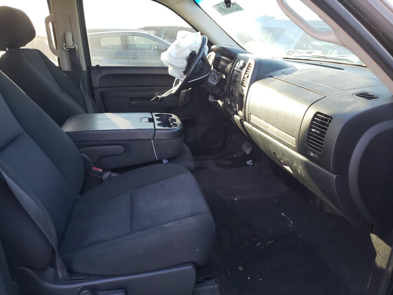Photo 5 from auction – 2013 CHEVROLET SILVERADO with VIN 3GCPKSE75DG272233