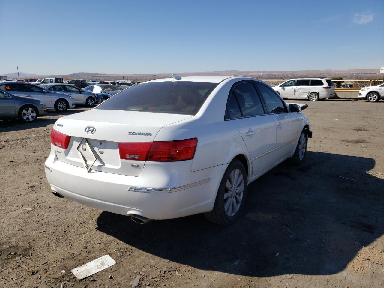 Photo 4 from auction – 2009 HYUNDAI SONATA with VIN 5NPEU46F69H452841