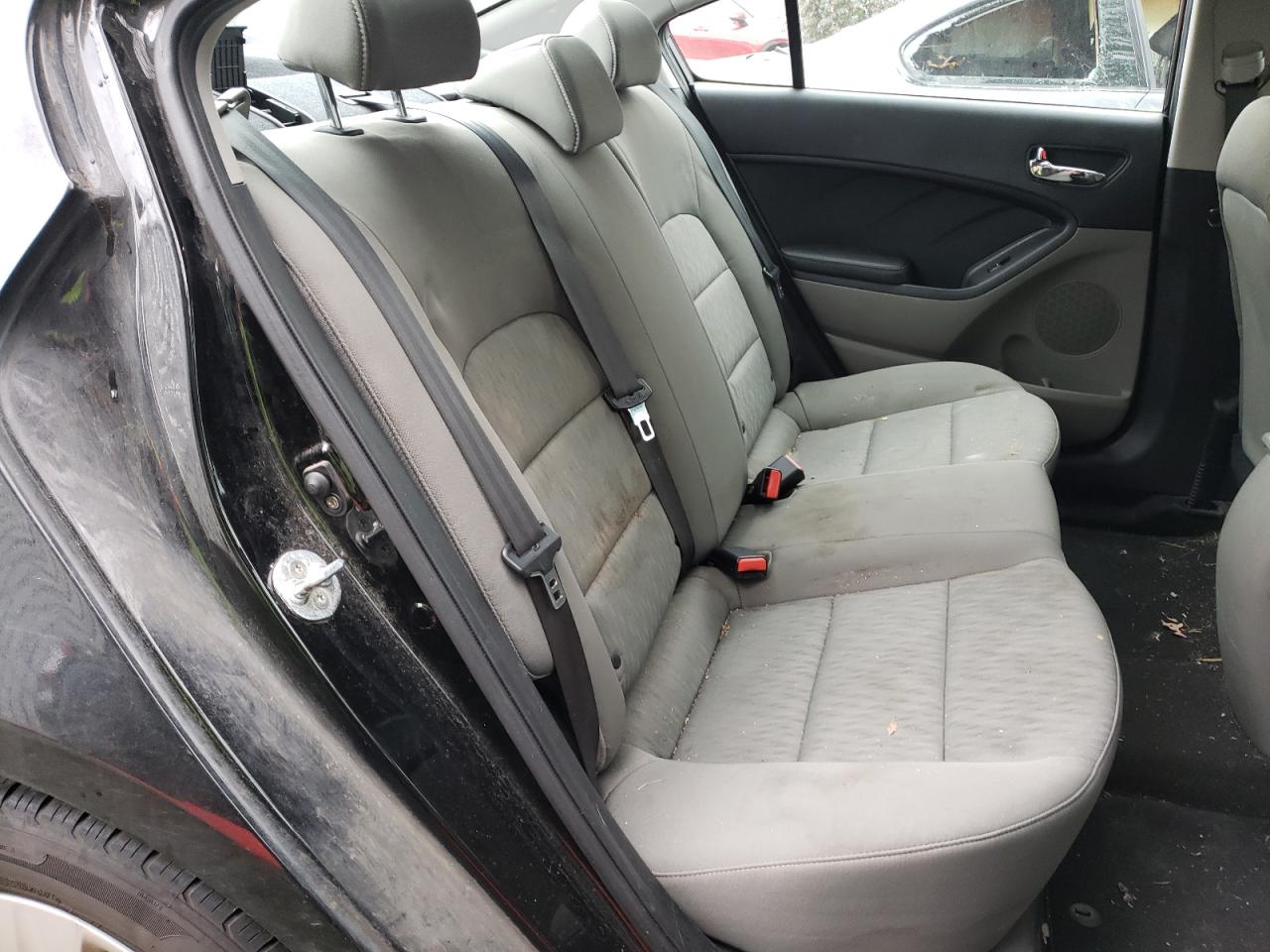 Photo 6 from auction – 2015 KIA FORTE LX with VIN KNAFK4A63F5310571