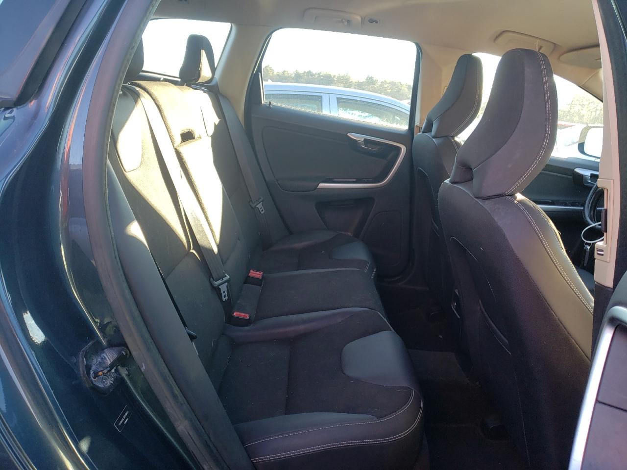Photo 6 from auction – 2011 VOLVO XC60 3.2 with VIN YV4940DL3B2190610