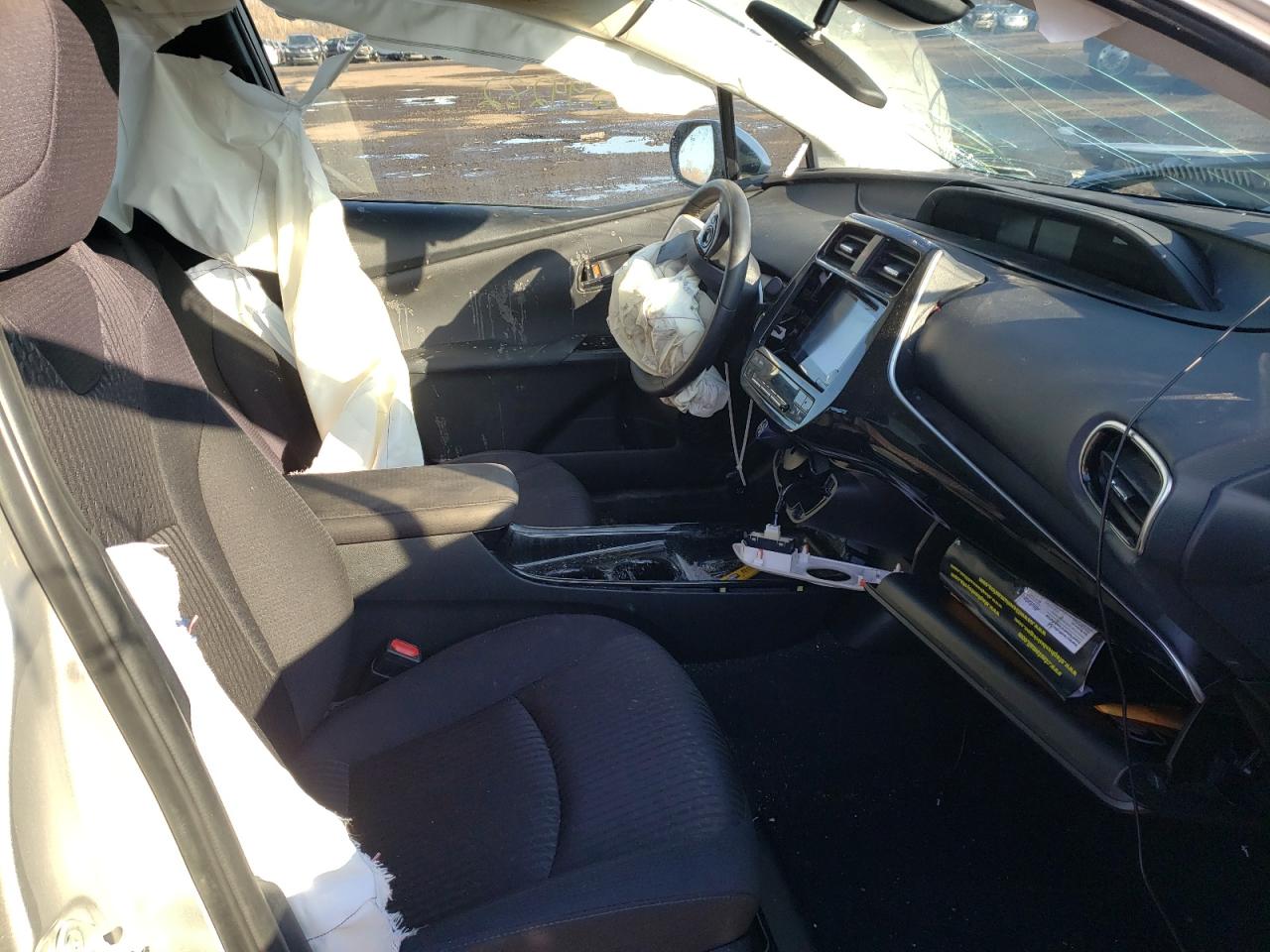 Photo 5 from auction – 2018 TOYOTA PRIUS with VIN JTDKARFU0J3545510