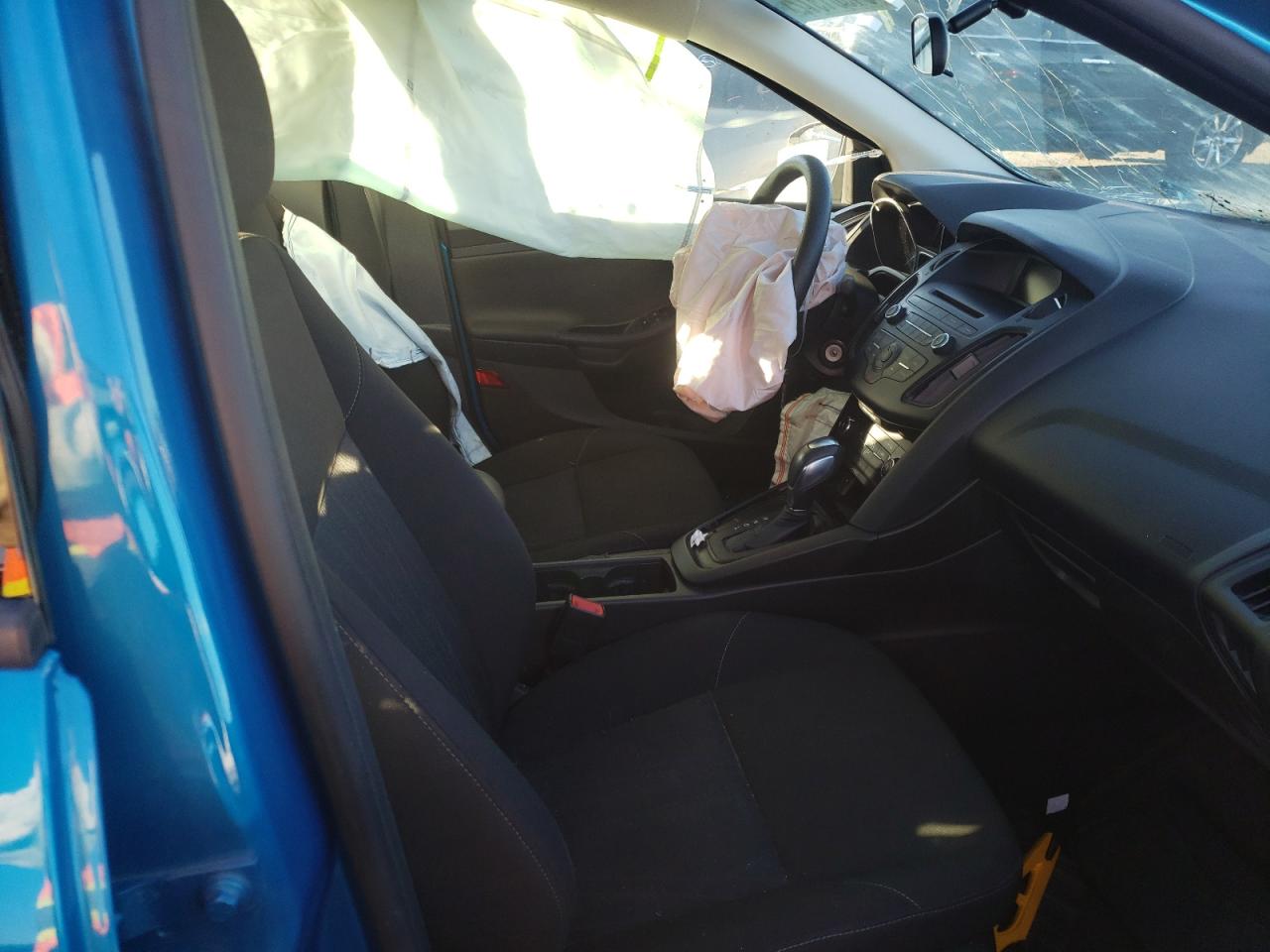 Photo 5 from auction – 2015 FORD FOCUS SE with VIN 1FADP3F29FL215963