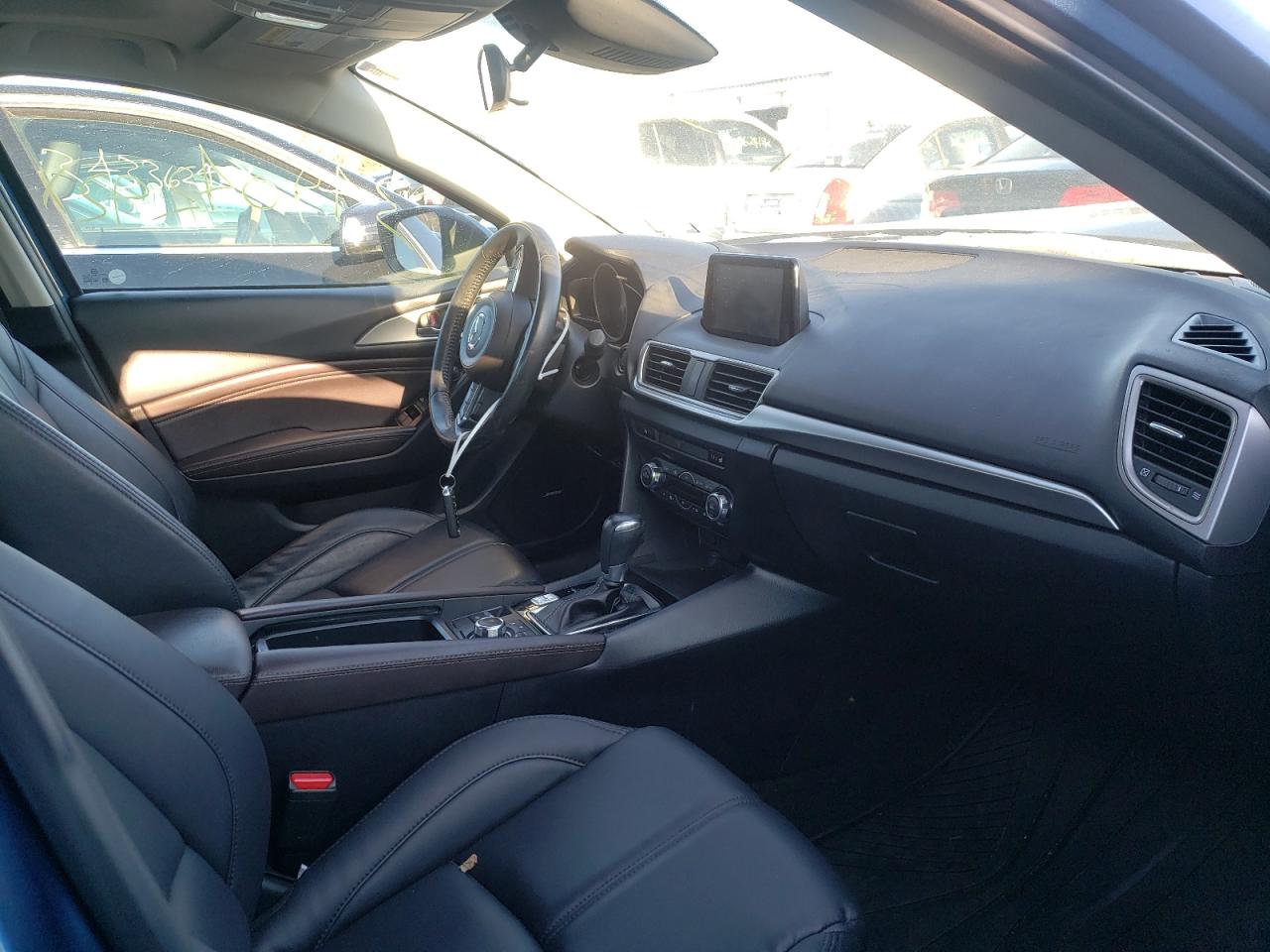 Photo 5 from auction – 2018 MAZDA 3 TOURING with VIN 3MZBN1V32JM255599