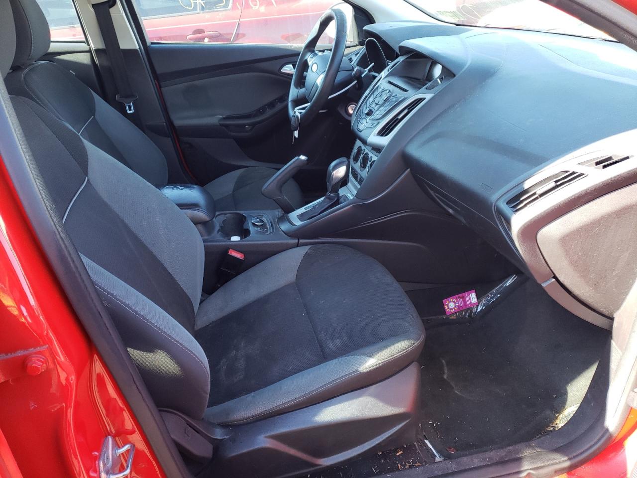 Photo 5 from auction – 2014 FORD FOCUS SE with VIN 1FADP3F22EL298439