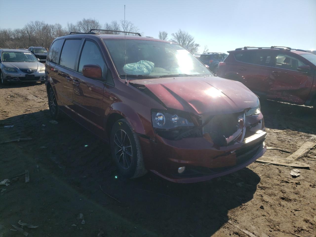 DODGE GRAND CARA 2017 with VIN 2C4RDGEGXHR864971 - Photo from auction
