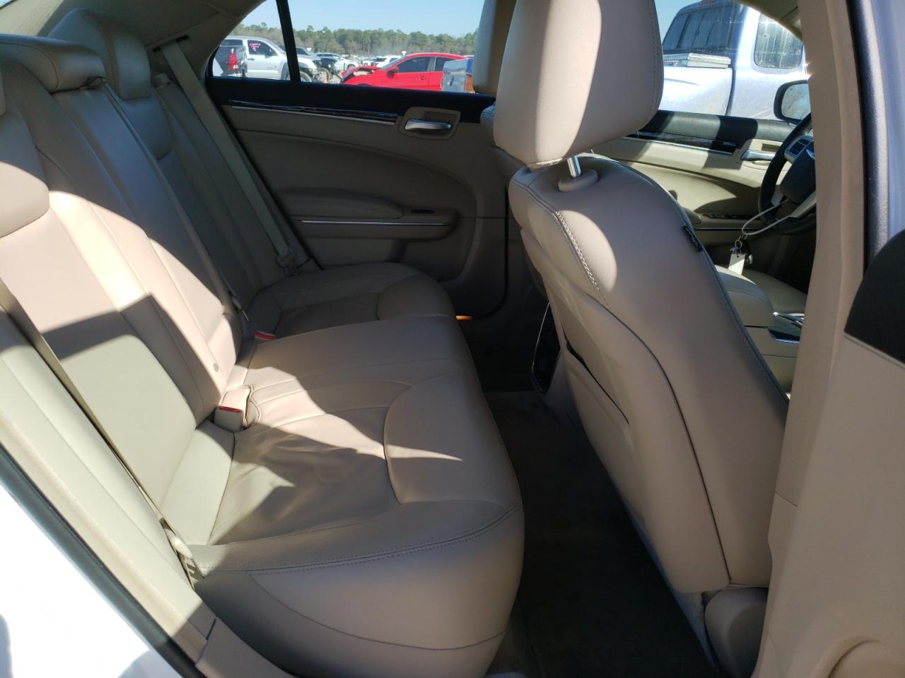 Photo 6 from auction – 2014 CHRYSLER 300 with VIN 2C3CCAAG2EH380360