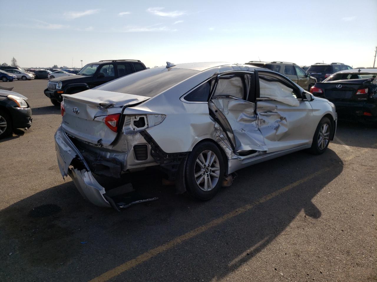 Photo 4 from auction – 2016 HYUNDAI SONATA SE with VIN 5NPE24AF2GH348874