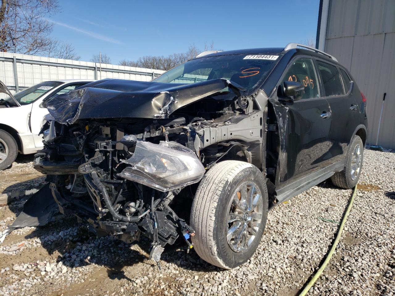 Photo 2 from auction – 2017 NISSAN ROGUE S with VIN KNMAT2MV5HP522638