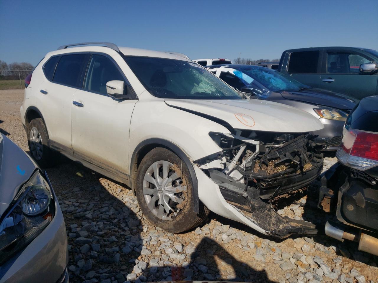 NISSAN ROGUE S 2017 with VIN JN8AT2MT4HW144837 - Photo from auction