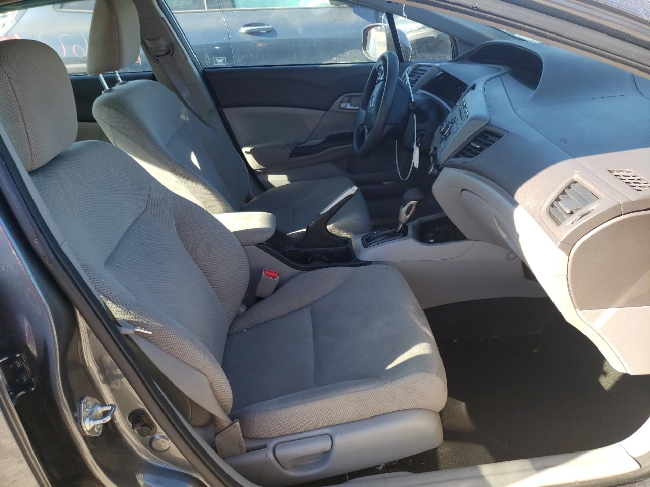 Photo 5 from auction – 2012 HONDA CIVIC LX with VIN 2HGFB2F5XCH300813