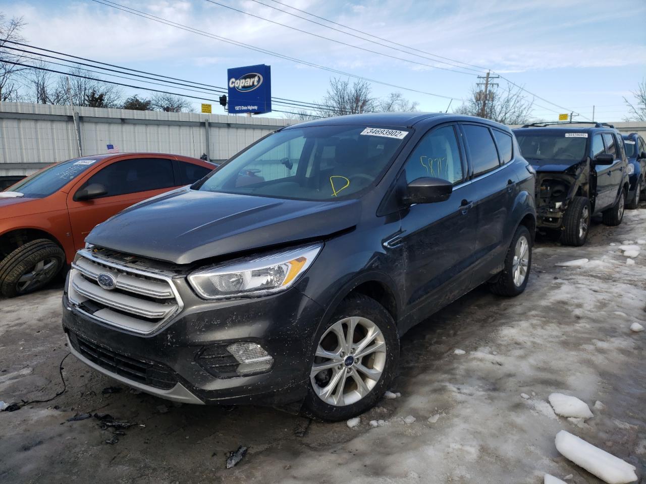 Photo 2 from auction – 2017 FORD ESCAPE SE with VIN 1FMCU0GD5HUE01702