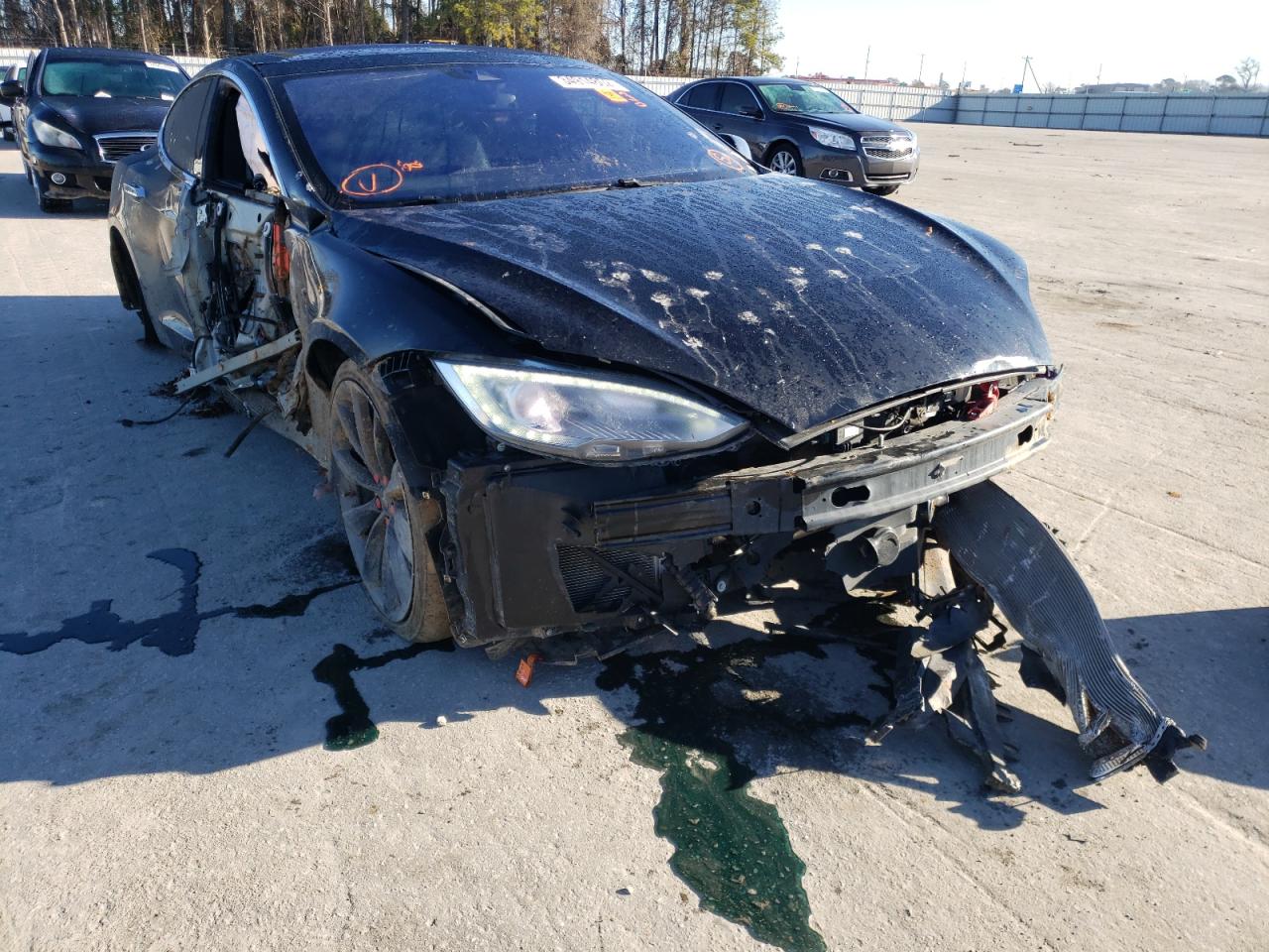 TESLA MODEL S P9 2015 with VIN 5YJSA1V4XFF098875 - Photo from auction