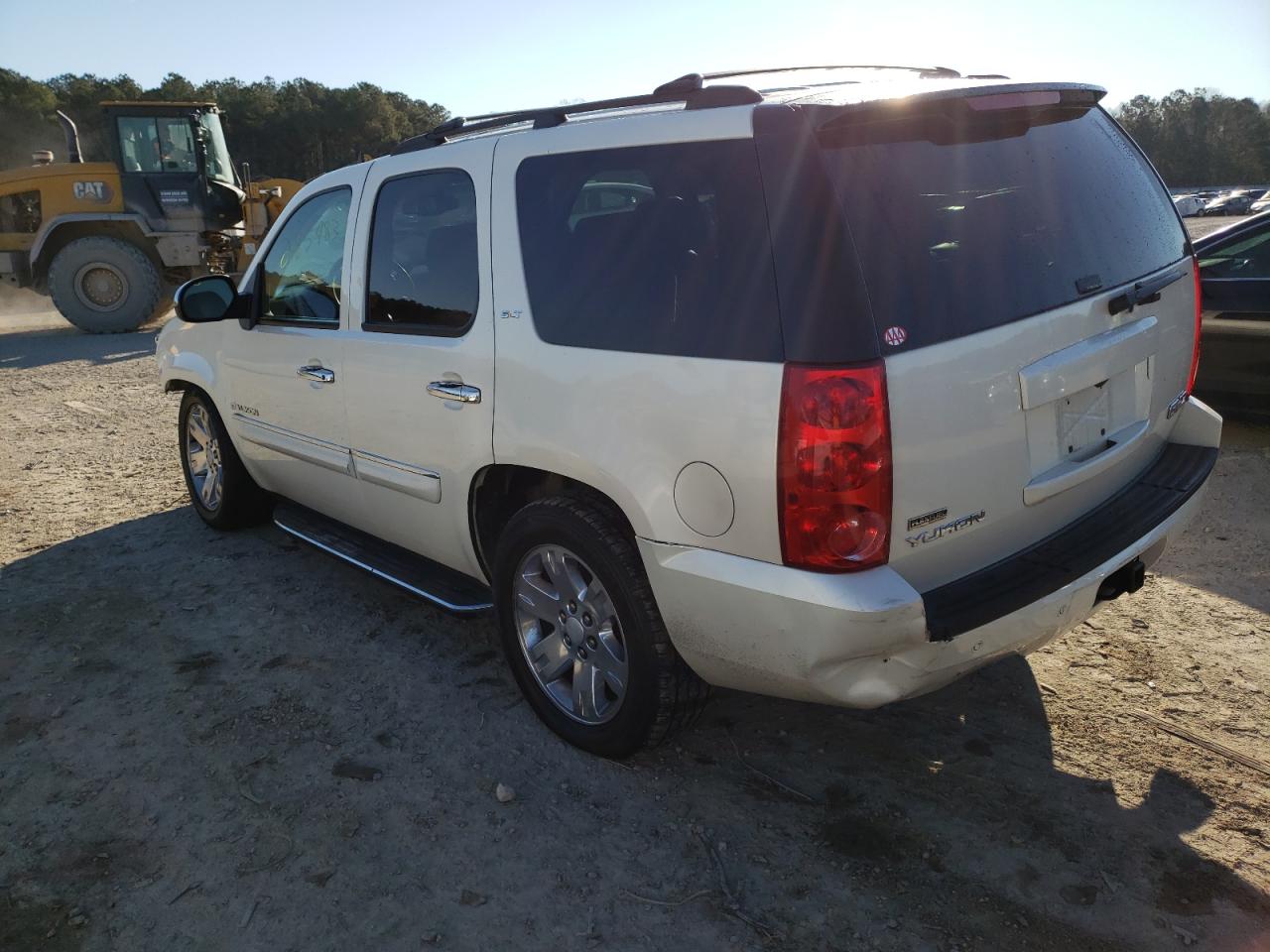 Photo 3 from auction – 2008 GMC YUKON with VIN 1GKFC13098R222437