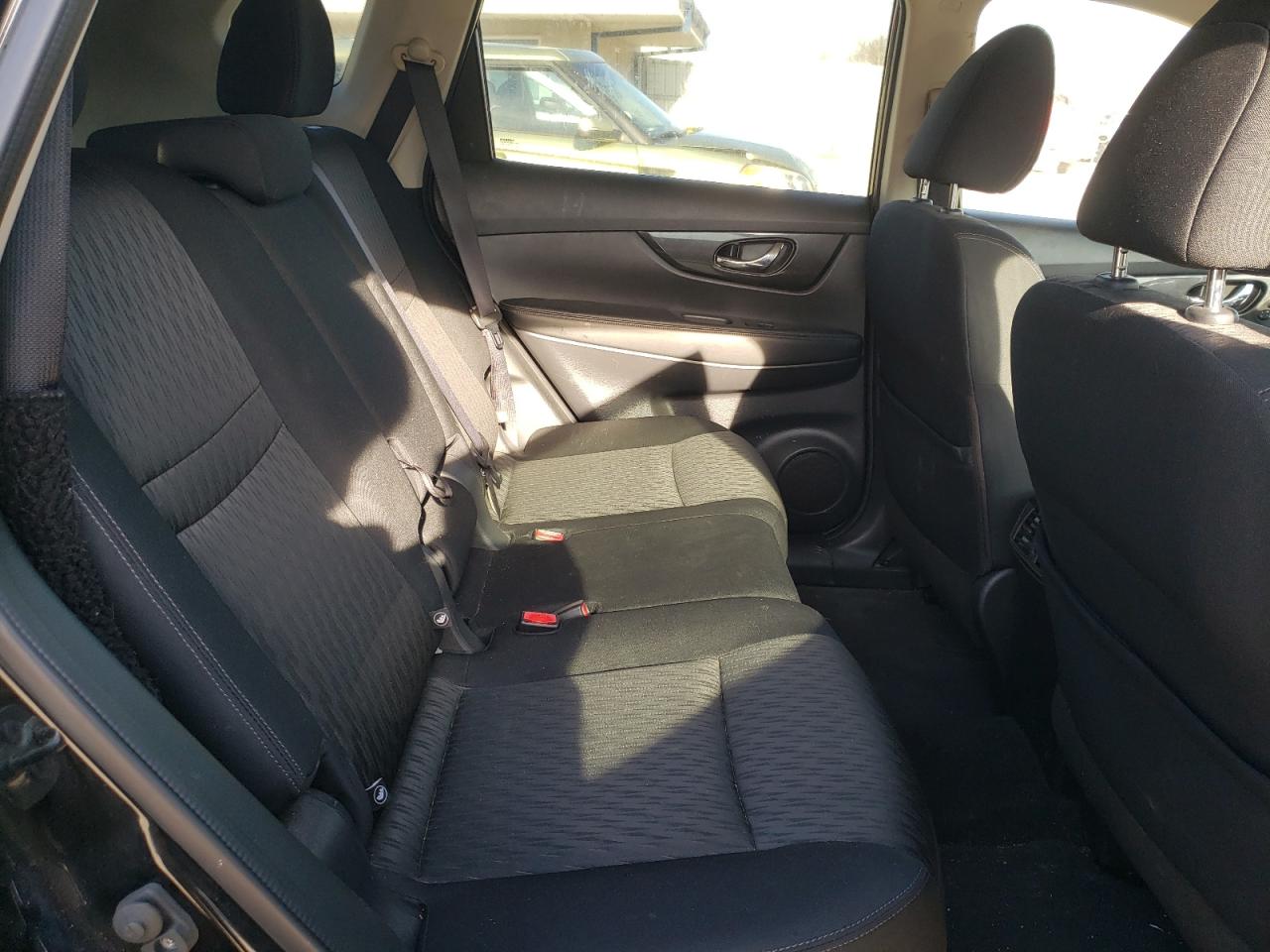 Photo 6 from auction – 2017 NISSAN ROGUE S with VIN KNMAT2MV3HP514537