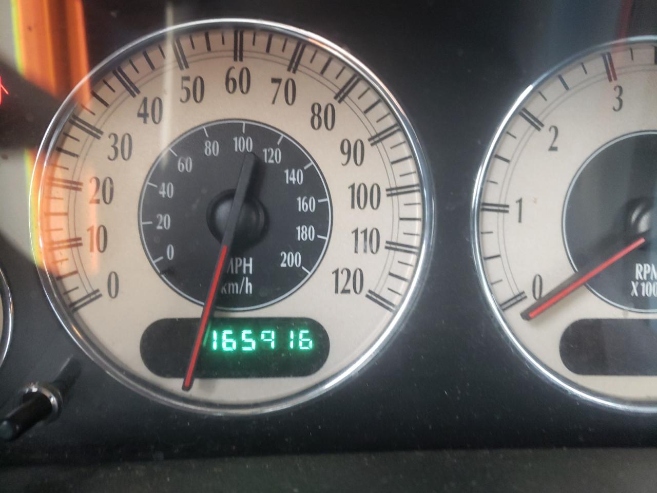 Photo 8 from auction – 2002 CHRYSLER TOWN AND C with VIN 2C8GP64L02R557743