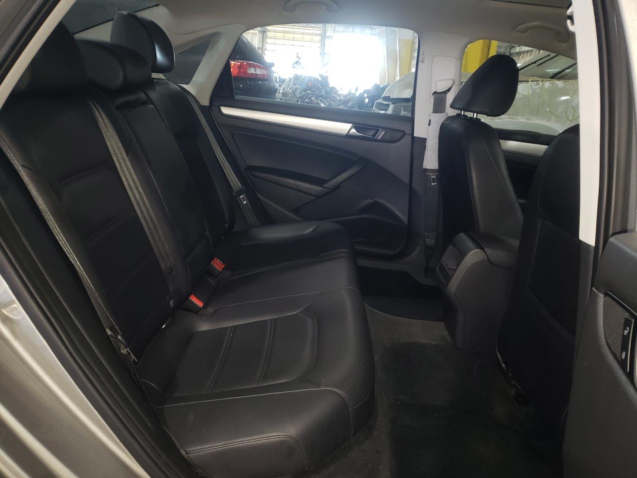Photo 6 from auction – 2012 VOLKSWAGEN PASSAT SE with VIN 1VWBN7A32CC102394