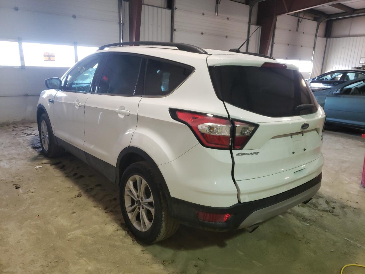 Photo 3 from auction – 2018 FORD ESCAPE SE with VIN 1FMCU9GD2JUB66654