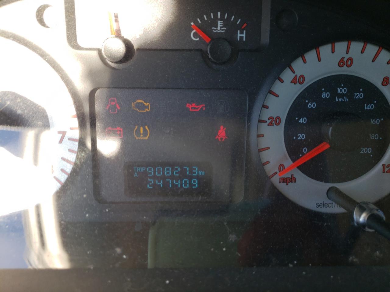 Photo 8 from auction – 2011 MAZDA TRIBUTE with VIN 4F2CY0C74BKM00097