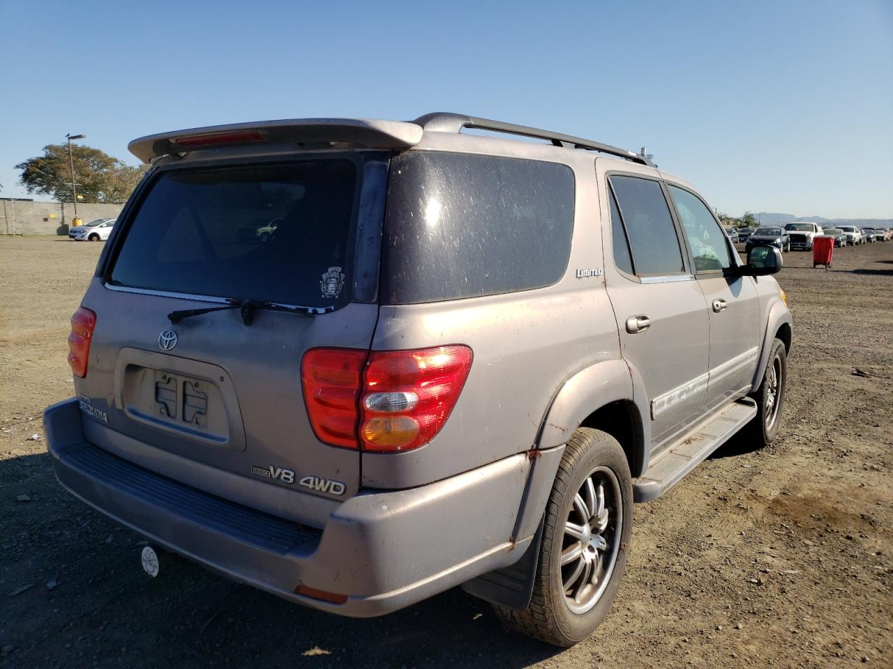 Photo 4 from auction – 2001 TOYOTA SEQUOIA with VIN 5TDBT48A21S044911