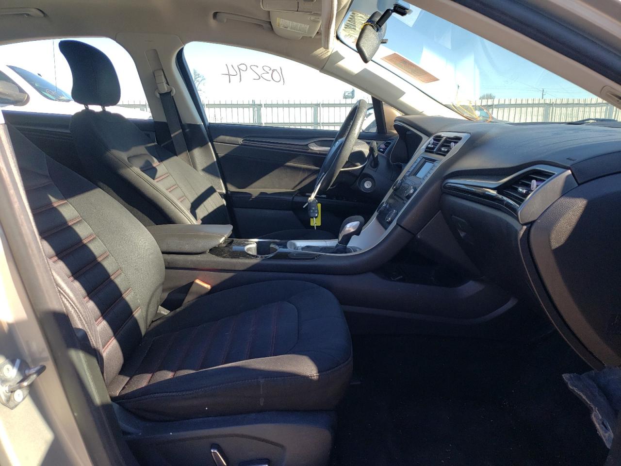 Photo 5 from auction – 2016 FORD FUSION SE with VIN 3FA6P0HD5GR119126
