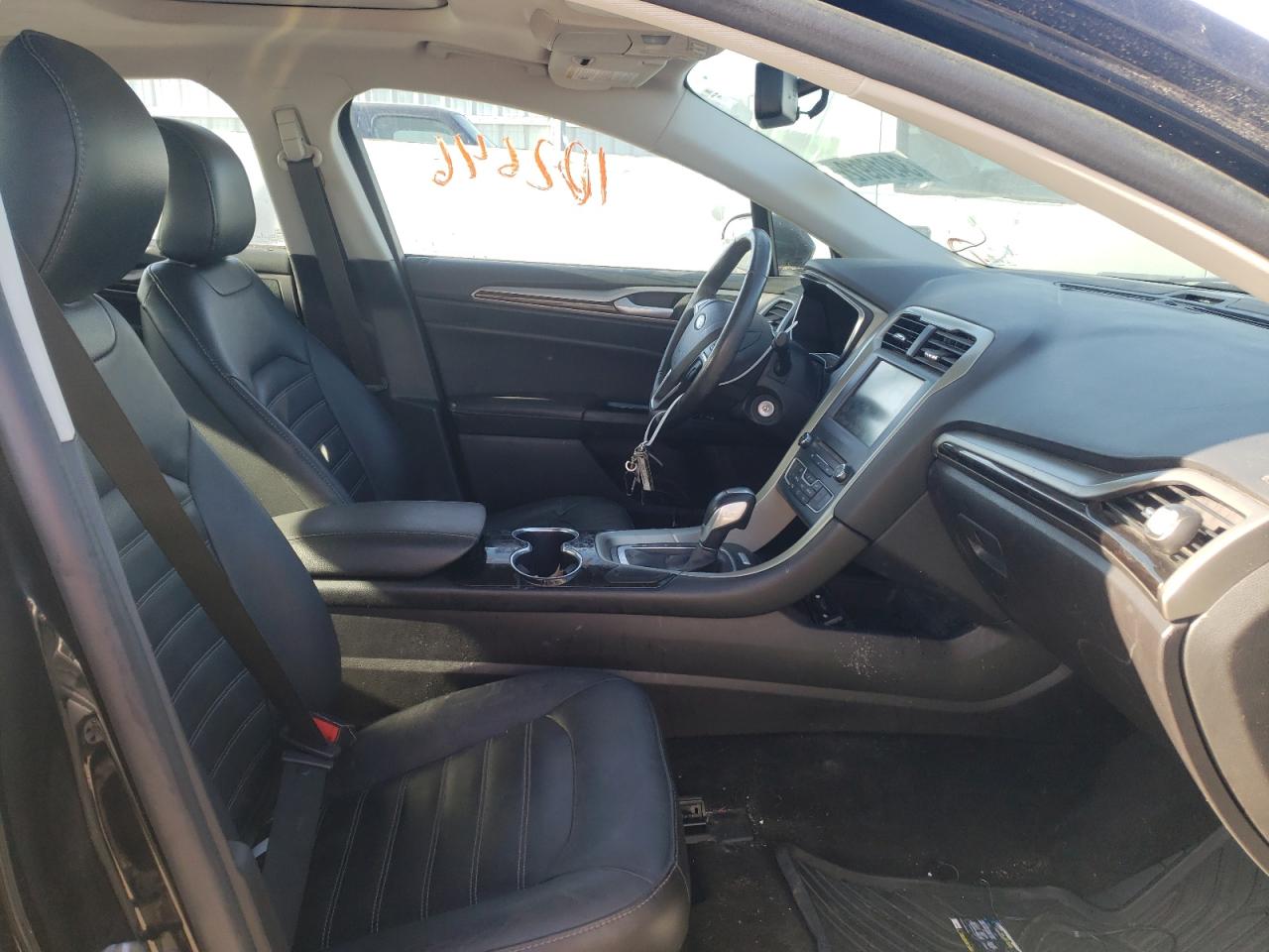 Photo 5 from auction – 2016 FORD FUSION SE with VIN 3FA6P0HD8GR192295