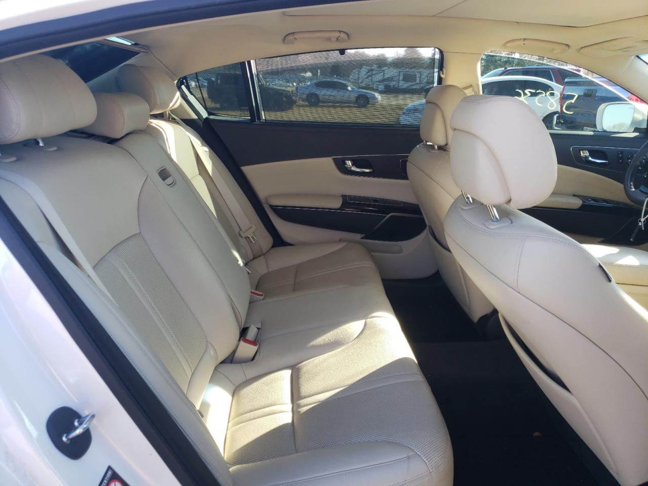 Photo 6 from auction – 2015 KIA K900 with VIN KNALU4D45F6027560