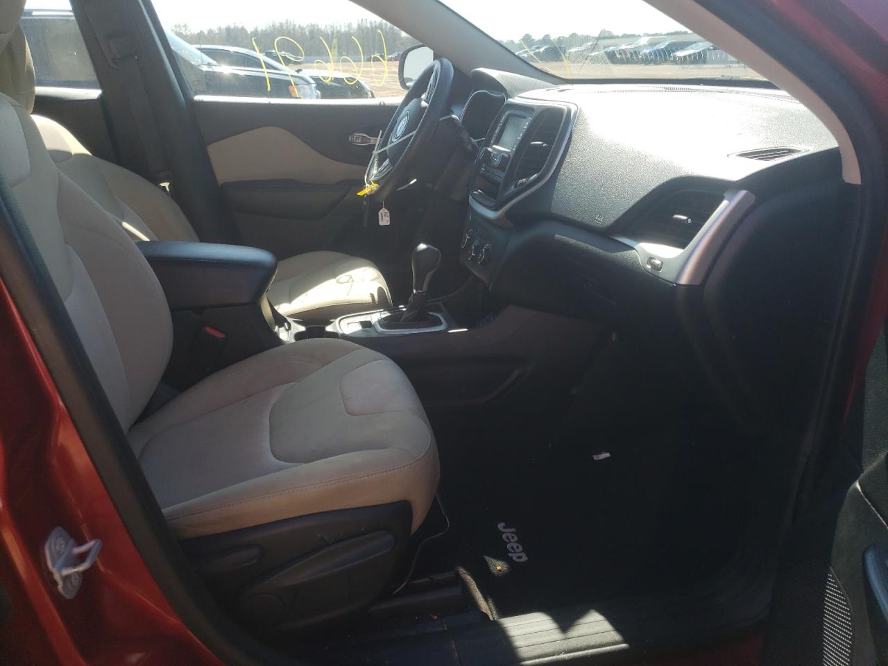 Photo 5 from auction – 2015 JEEP CHEROKEE S with VIN 1C4PJLAB5FW700910