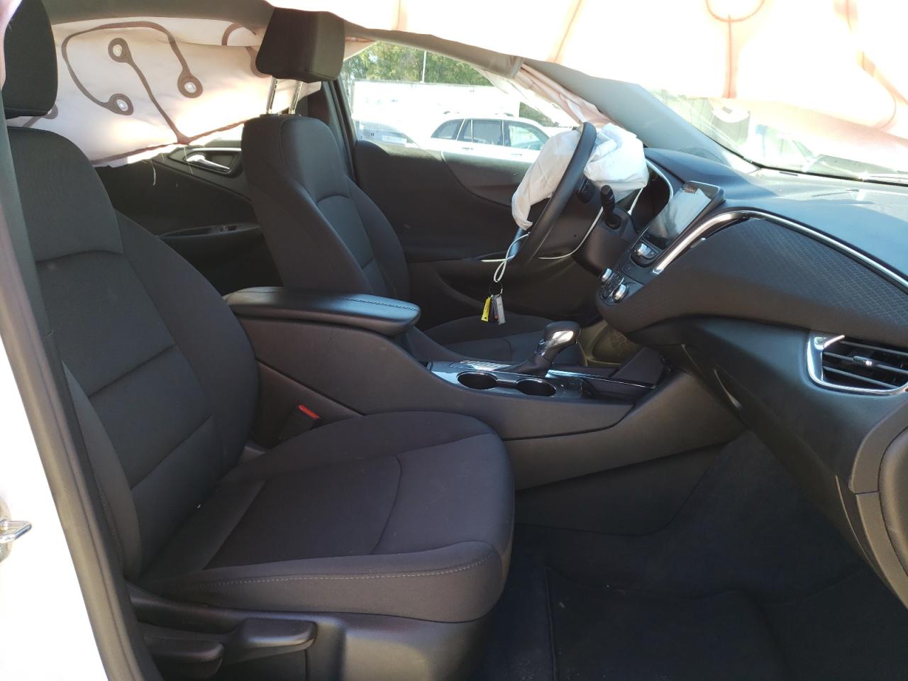 Photo 5 from auction – 2021 CHEVROLET MALIBU LT with VIN 1G1ZD5ST5MF069908