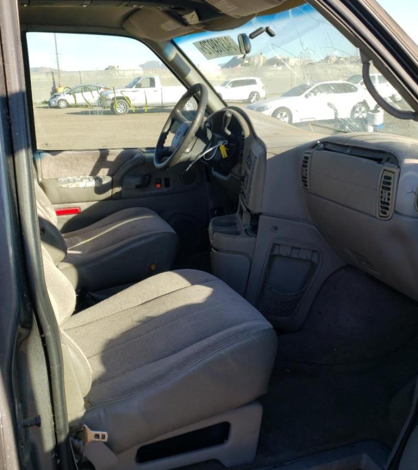 Photo 5 from auction – 2006 CHEVROLET ASTRO with VIN 1GNDM19W5YB136019
