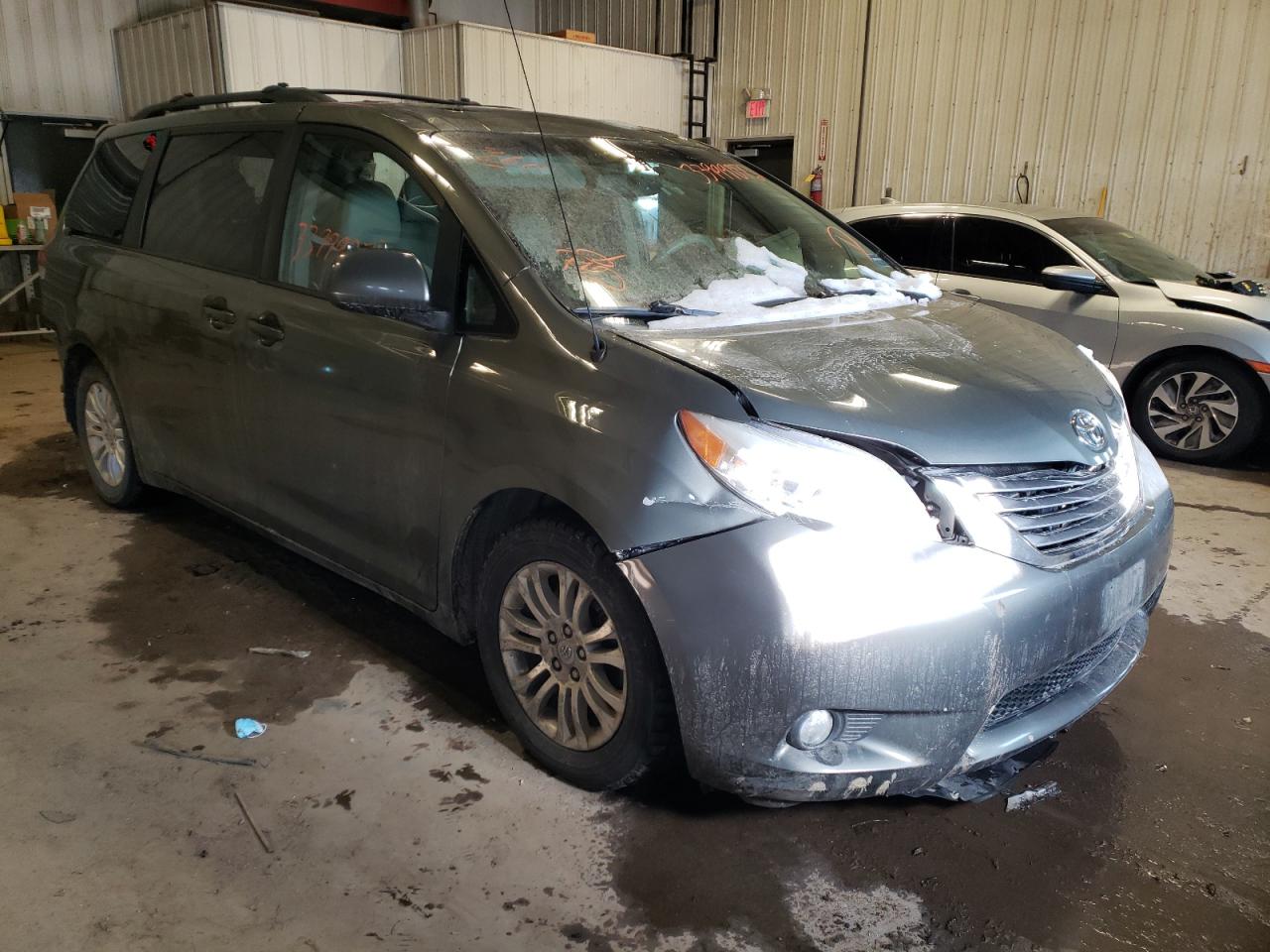 Photo 1 from auction – 2011 TOYOTA SIENNA XLE with VIN 5TDYK3DC1BS120358