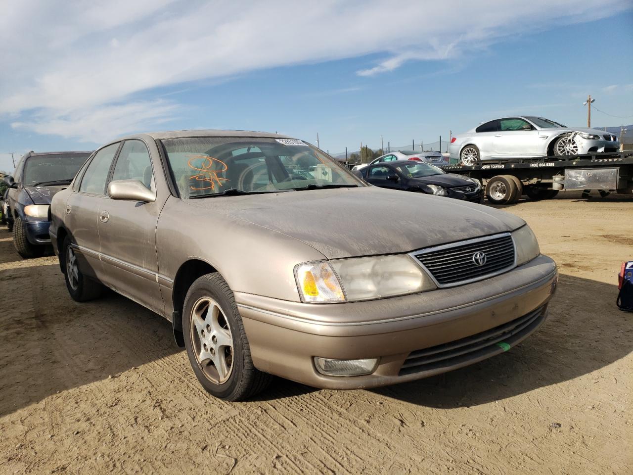 TOYOTA AVALON XL 1998 with VIN 4T1BF18B2WU221728 - Photo from auction