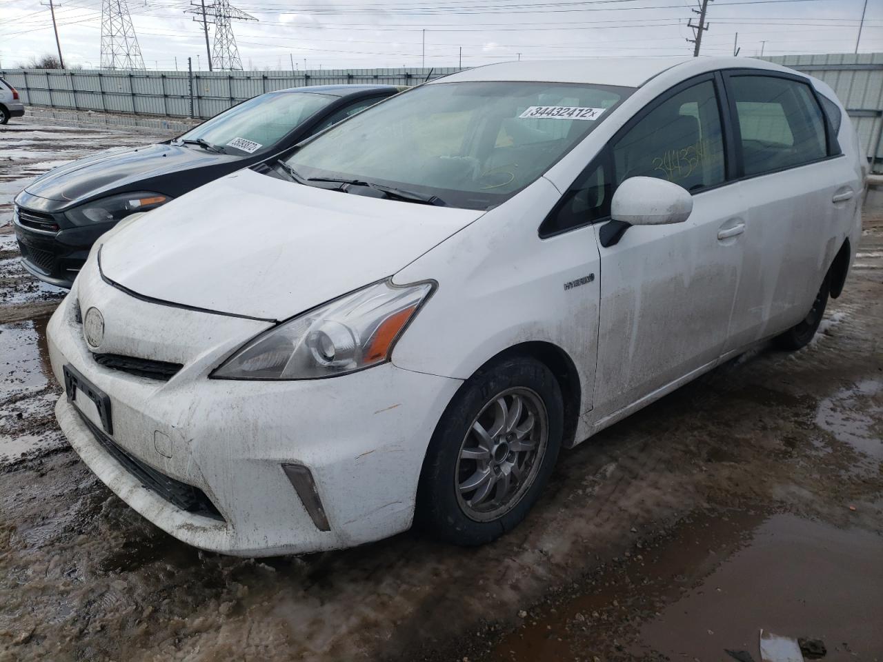 Photo 2 from auction – 2014 TOYOTA PRIUS V with VIN JTDZN3EU9E3321157