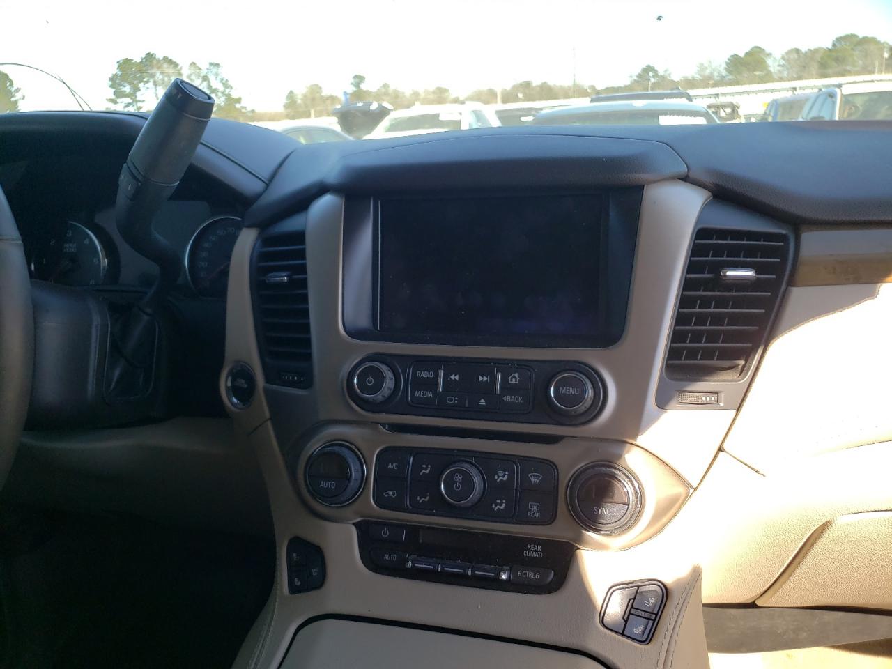 Photo 9 from auction – 2016 GMC YUKON DENA with VIN 1GKS2CKJ8GR419587