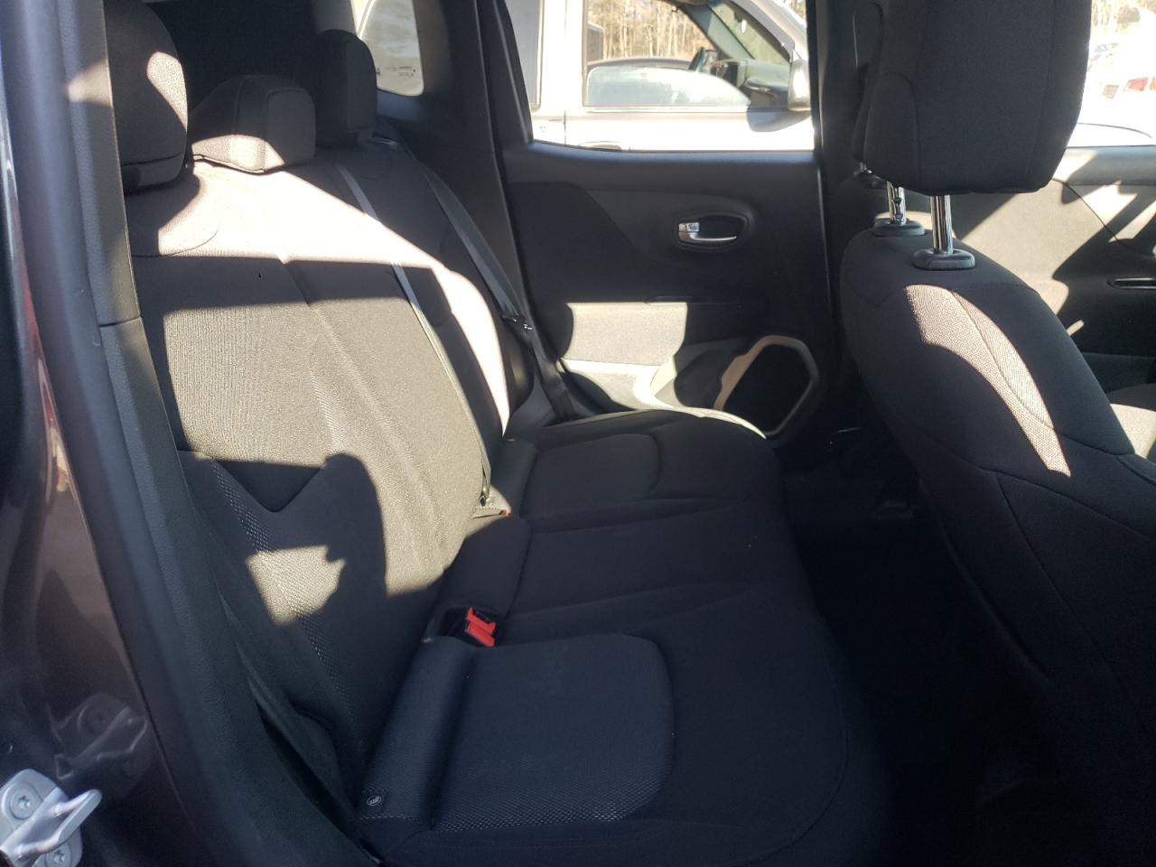 Photo 6 from auction – 2017 JEEP RENEGADE L with VIN ZACCJABB0HPG37619