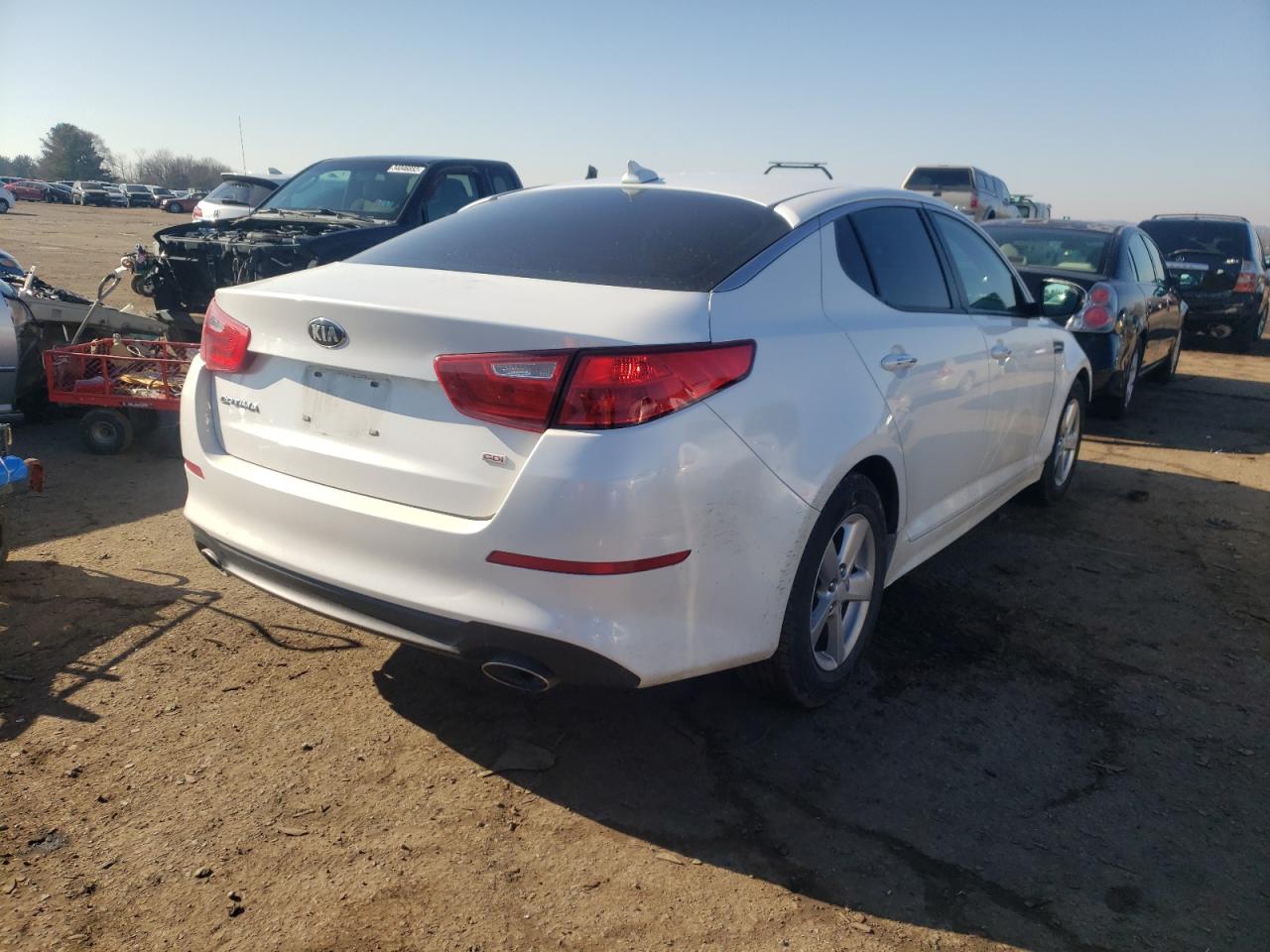 Photo 4 from auction – 2015 KIA OPTIMA with VIN 5XXGM4A72FG382691