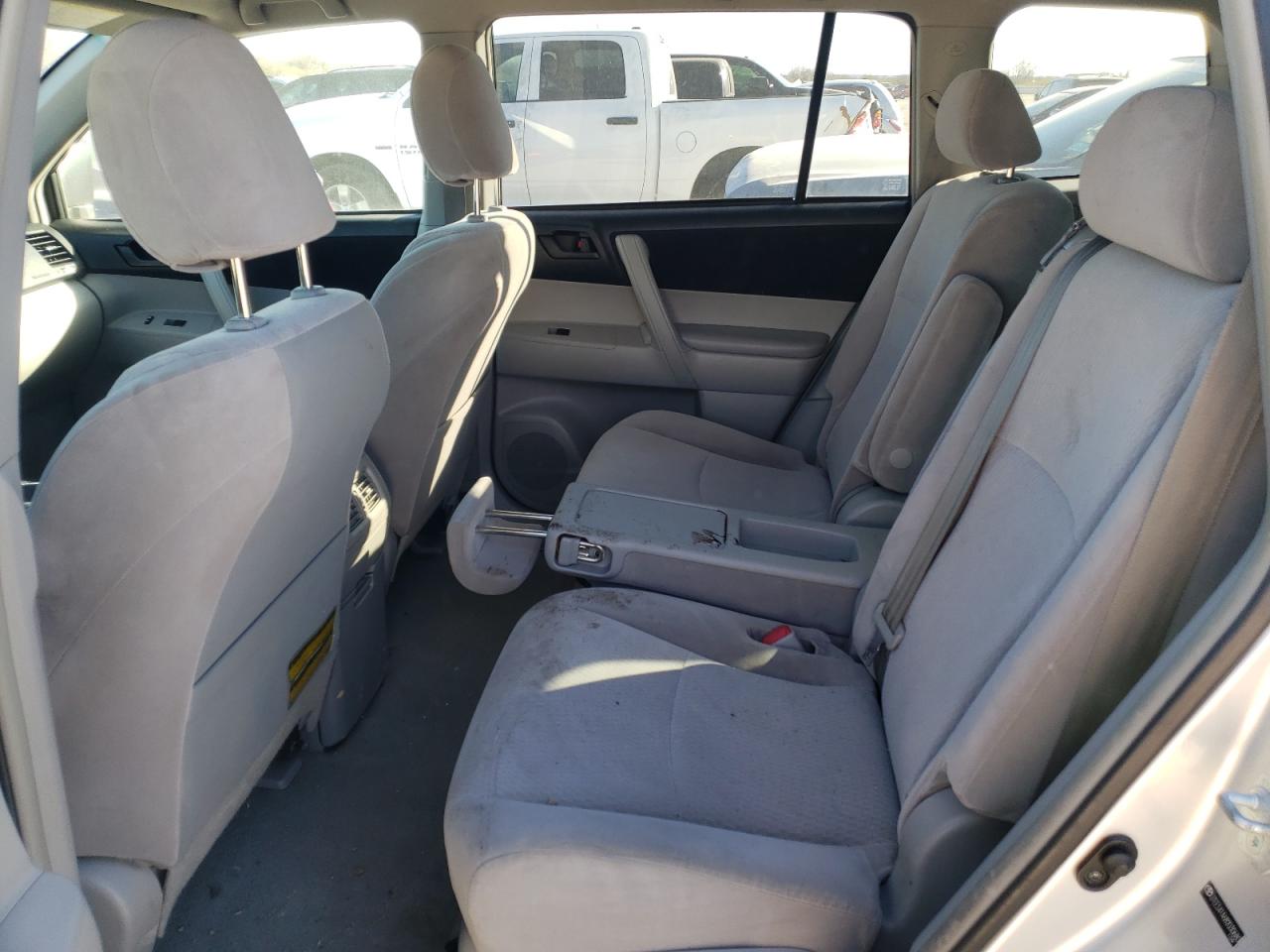 Photo 6 from auction – 2008 TOYOTA HIGHLANDER with VIN JTEES41A682030680