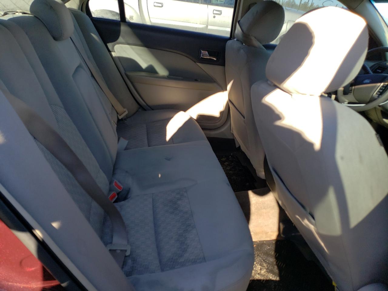 Photo 6 from auction – 2011 FORD FUSION SE with VIN 3FAHP0HA2BR323132