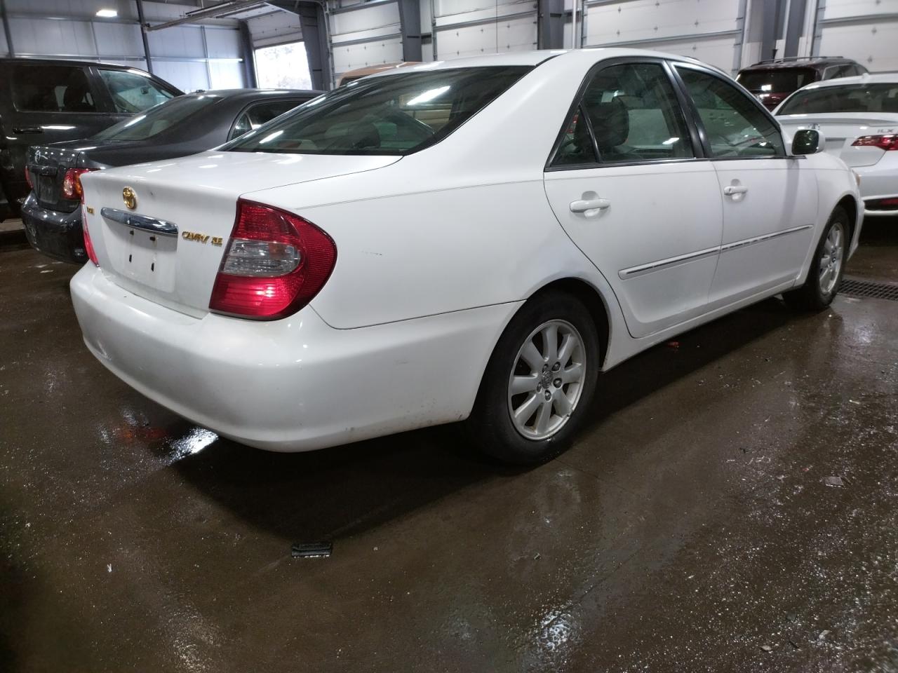 Photo 4 from auction – 2004 TOYOTA CAMRY LE with VIN 4T1BE30K44U271554