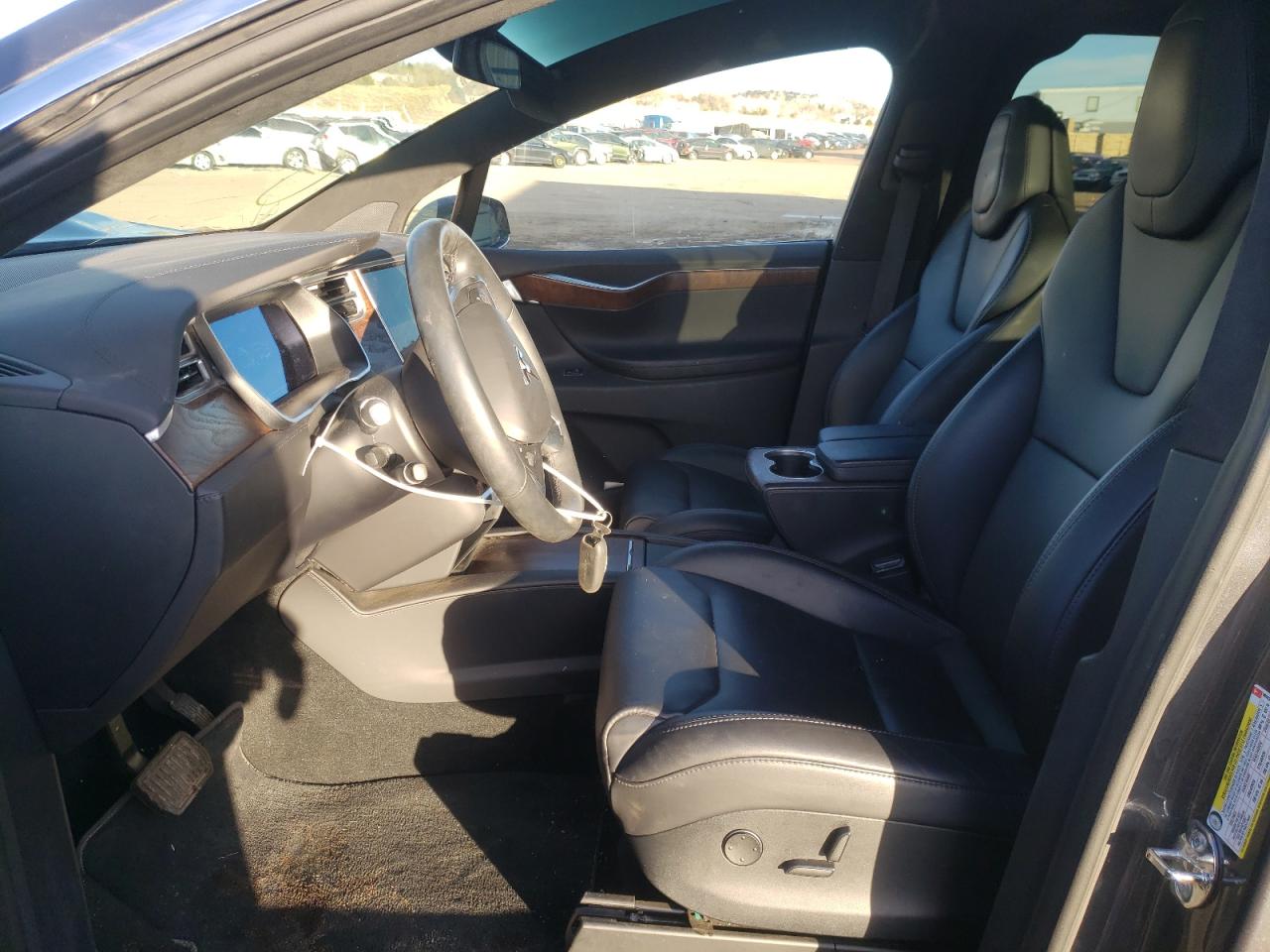 Photo 5 from auction – 2017 TESLA MODEL X with VIN 5YJXCDE2XHF065538