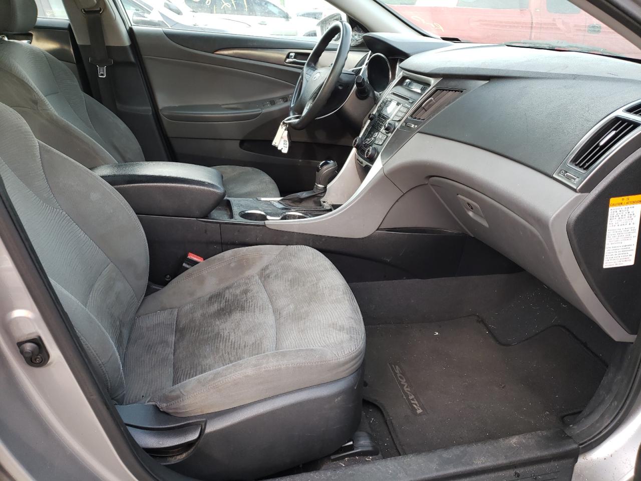 Photo 5 from auction – 2012 HYUNDAI SONATA HYB with VIN KMHEC4A40CA035606