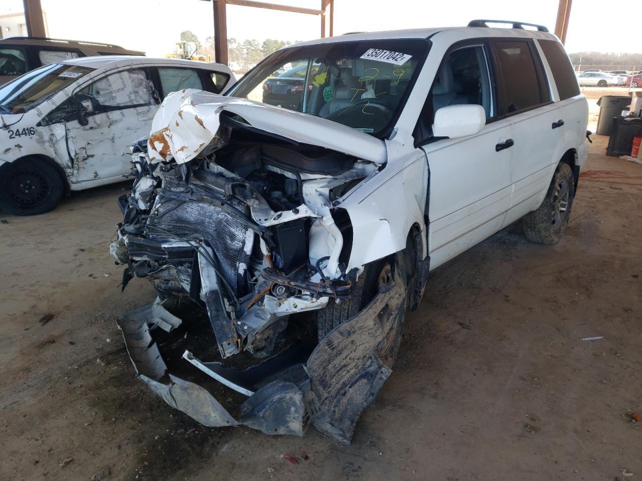 Photo 2 from auction – 2005 HONDA PILOT EXL with VIN 5FNYF18635B004553