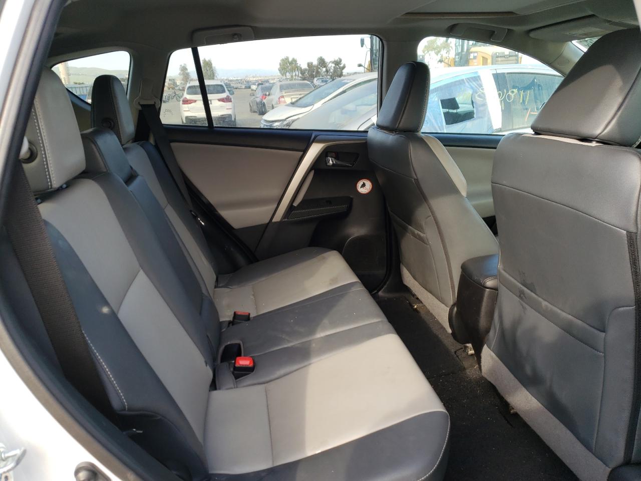 Photo 6 from auction – 2014 TOYOTA RAV4 LIMIT with VIN 2T3DFREV6EW153610