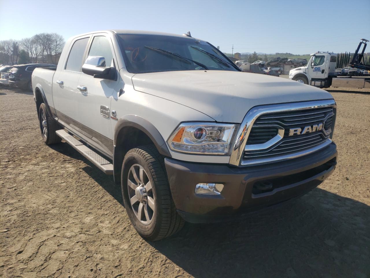 RAM 2500 LONGH 2017 with VIN 3C6UR5PL5HG760086 - Photo from auction
