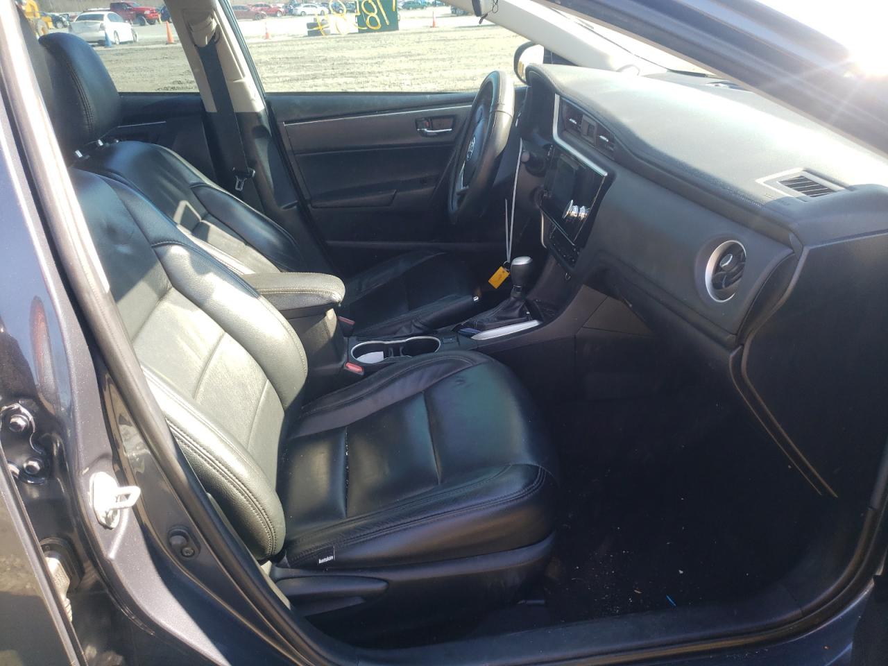 Photo 5 from auction – 2018 TOYOTA COROLLA L with VIN 5YFBURHEXJP783904