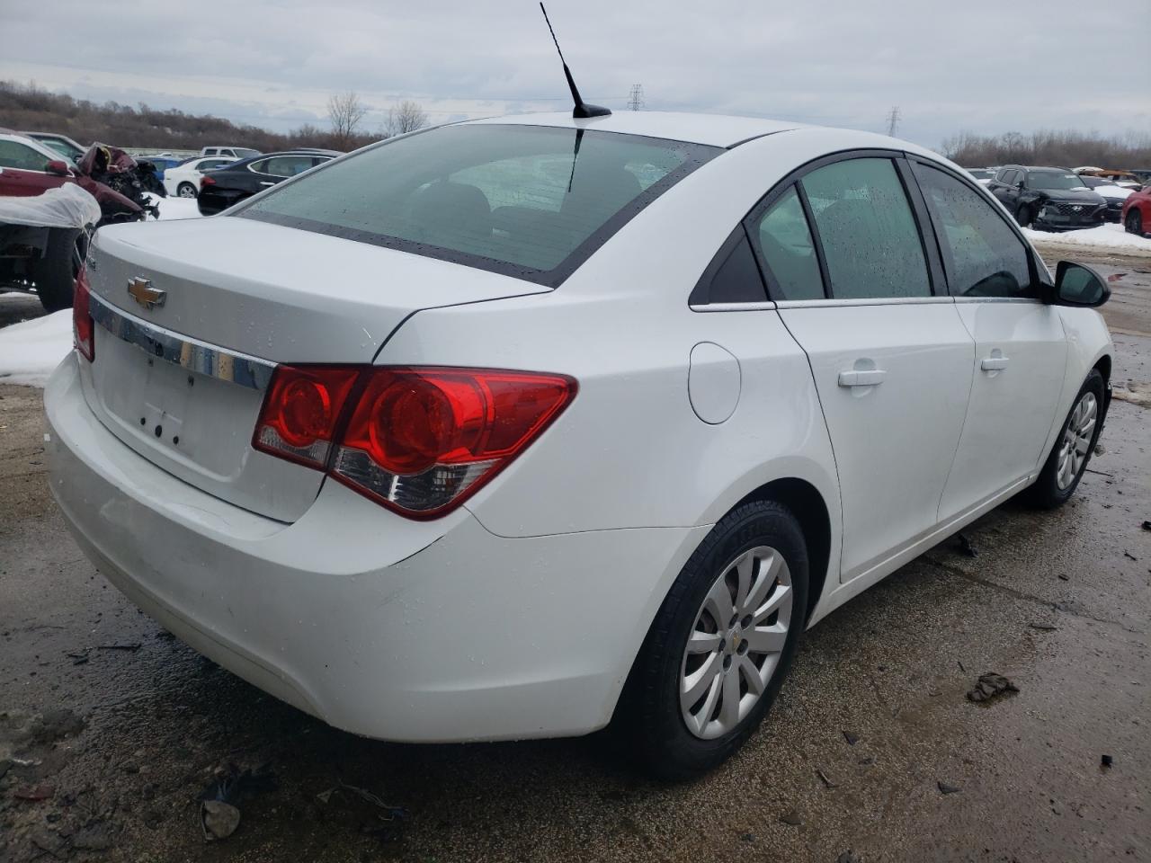 Photo 4 from auction – 2011 CHEVROLET CRUZE LS with VIN 1G1PC5SH1B7301756