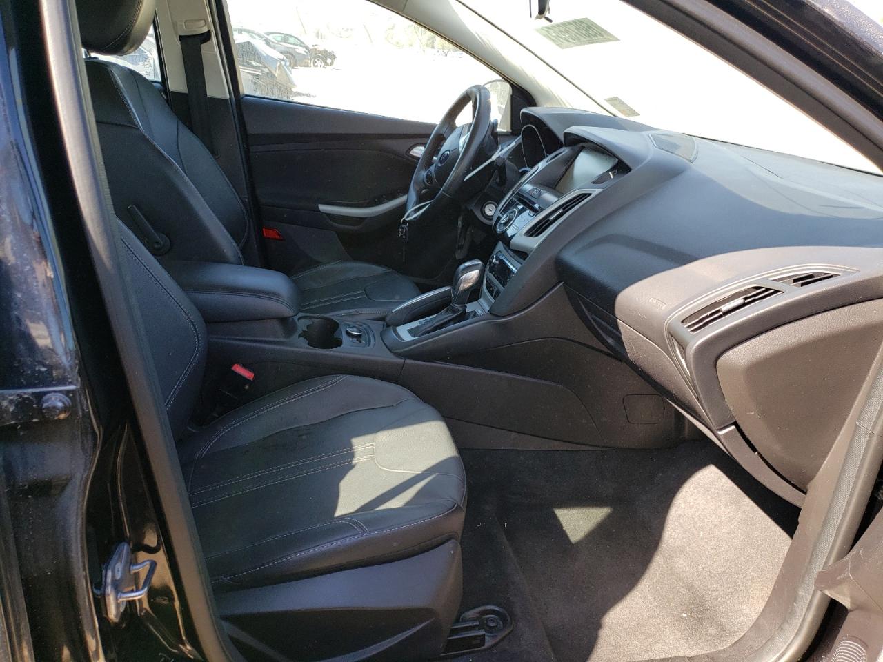 Photo 5 from auction – 2013 FORD FOCUS SE with VIN 1FADP3F28DL129864